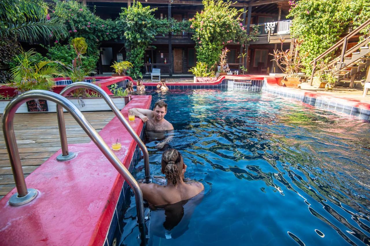 Mango Inn Resort Útila Eksteriør billede