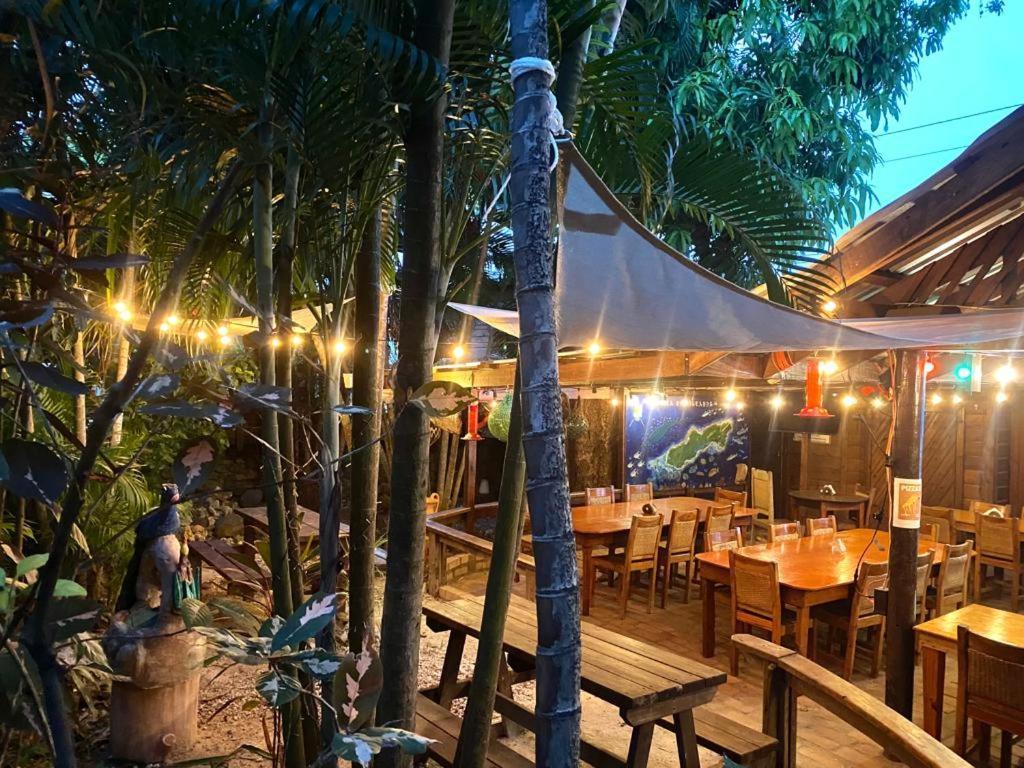 Mango Inn Resort Útila Eksteriør billede